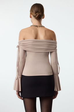 Tas Carmen Yaka Baglama Detayl? Ispanyol Kol Orme S?k Bluz TPRAW25BZ00009