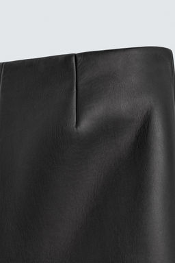 LEATHER EFFECT LONG BERMUDA SHORTS HARRY LAMBERT FOR ZARA X DISNEY фото 5