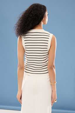 Ekru*001 Premium Iplik / Ozel Iplik Crop Yelek TWOSS24BZ00258