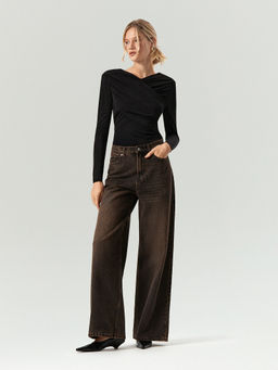 Лонгслив Emka с драпировкой и подплечниками вискоза черный  фото 3