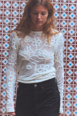 FLORAL KNIT TOP
