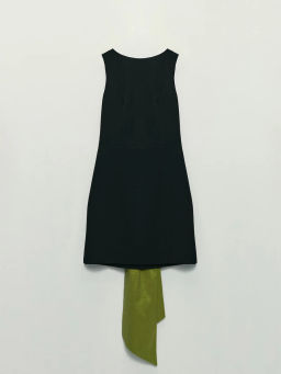 Платье-футляр с бантом на спине / Zarina