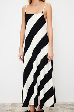 Siyah Bask?l? Ayarlanabilir Ask?l? A-Line Burumcuk/Dokulu Orme Maxi Elbise TWOSS24EL00060