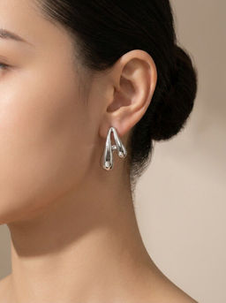 Стильные серьги