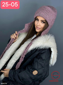 Зимняя шапка внутри подкладка на флис теплый.