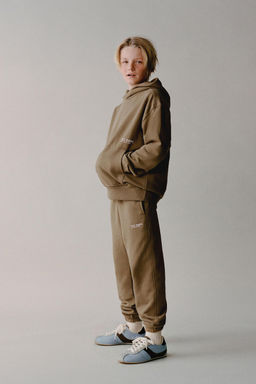 PANTAL?N JOGGER TEXTO / Ocre - Zara фото 5