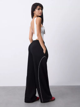 Спортивные брюки с декоративными кантами