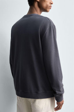 SOFT CREW NECK FADED SWEATSHIRT - Zara фото 5
