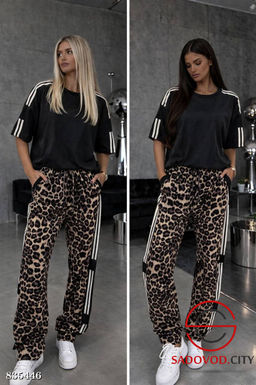 Спортивный женский костюм