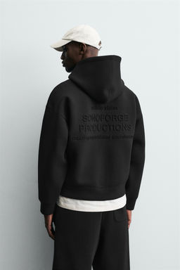 NEOPRENE-EFFECT SWEATSHIRT WITH EMBOSSED TEXT - Zara фото 3