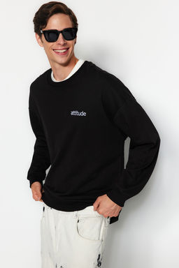 Siyah Premium Bisiklet Yaka Oversize/Genis Kesim Yaz? Nak?sl? Sardonsuz Sweatshirt TMNAW24SW00039