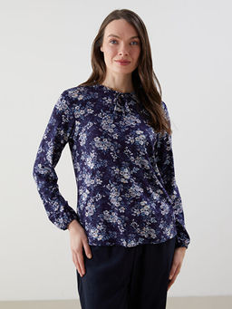 Ba?lamal? Yaka ?i?ekli Bluz