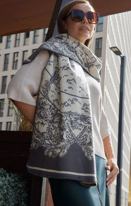 в СОСТАВЕ ШЕРСТЬ и КАШЕМИР Большой, мягкий, теплый однотонный двусторонний палантин. - Tantino фото 11