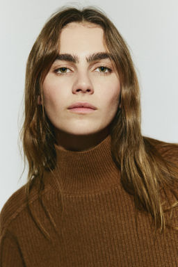 Jersey de canal? con cuello perkins - H&m фото 6