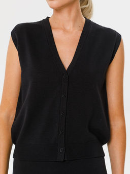 Жилет вязаный