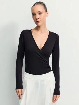 Боди с длинным рукавом и V-образным вырезом / Zarina