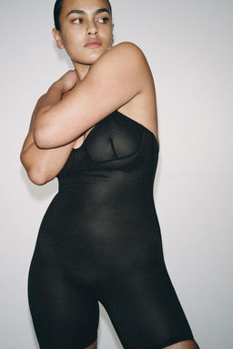 BODY SHORTS CON POLIAMIDA / Negro - Zara фото 8