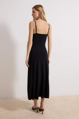 Siyah A-Kesim/Can Form Havuz Yaka Ince Ask?l? Kolsuz Maxi Esnek Orme Elbise TWOSS26EL00010