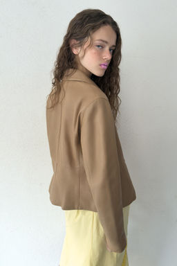 BLAZER ENTALLADA PIEL 100% / Piedra - Zara фото 12