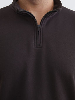 B?y?k Beden Dik Yaka Erkek Sweatshirt