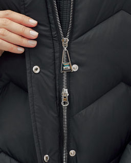 Куртка зимняя женская с мехом и капюшоном тренд черного цвета 7759Ch Бренд: Visdeer - Mtforce фото 8