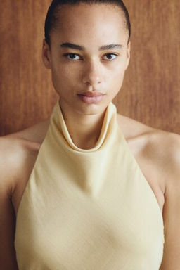 Vestido asim?trico con escote halter - H&m фото 3