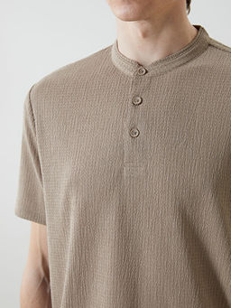 Hakim Yaka Desenli D??meli Erkek Dokulu Ti??rt