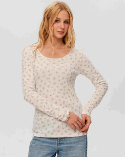 Лонгслив из мягкого и приятного трикотажа