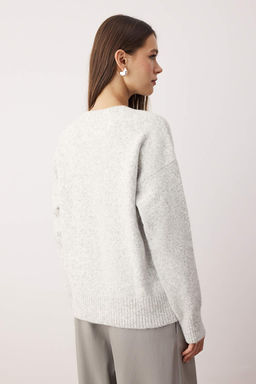 Wardrobe Essentials Gri Yun Kar?s?ml? Tuylu Premium Iplik Genis Kal?p Triko Kazak | TWOAW26KZ00125 - Trendyolmilla фото 4