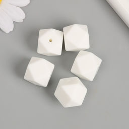 Цена за 5 шт. Бусина силикон Многогранник ярко-белая d=1,7 см - Арт узор фото 3