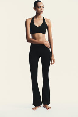 SEAMLESS POLYAMIDE TOP