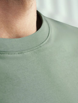 Футболка из премиального хлопка с авторским принтом - Vilatte фото 2