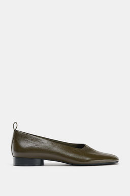LOW-HEEL LEATHER BALLERINAS