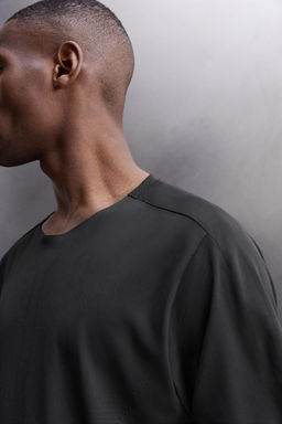 PERFORATED TECHNICAL T-SHIRT - Zara фото 6