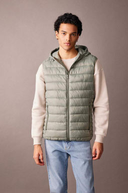 Пуховик Slim Fit с капюшоном