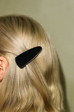 Заколка для волос зажим, арт. 71797 / 10 ЧЕРНАЯ (в наборе: 1шт., 6,9 см, черный металл, ацетилцеллюлоза, цвет: чёрный, подложка из мелованного картона + ПЭТ-пакет с европодвесом)