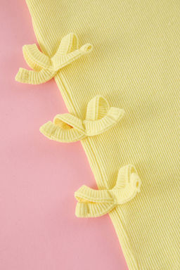 Sar? K?z Cocuk Pamuklu Regular Kal?p Fiyonk Detayl? K?sa Kol Orme T-Shirt TKDSS25TS00048 - Trendyolmilla фото 5