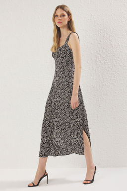 TRENDYOLMILLA K?rm?z? Cicekli Viskon Maxi Dokuma Elbise TWOSS24EL00613