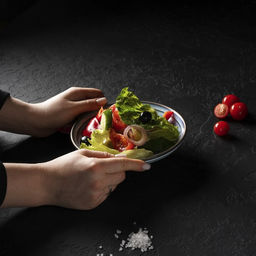 Тарелка фарфоровая десертная Magistro Garland, d=17 см, цвет голубой  фото 4