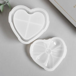 Молд силикононовый «Шкатулка - бантик сердце» с крышкой 8,4 х 9,7 х 6,7 см