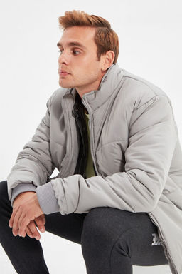 TRENDYOL MAN Koyu Yesil Regular Fit Cepli Ruzgara ve Suya Dayan?kl? Sisme Mont TMNAW22MO0091 - Trendyolmilla фото 10