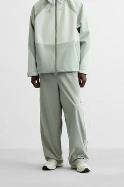 TECHNICAL TROUSERS WITH SIDE PANEL - Zara фото 2