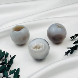 Шар из Агата с жеодой