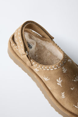 EMBROIDERED SHEEPSKIN CLOGS - Zara фото 14