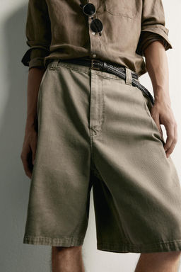 BERMUDA WIDE FIT PLIEGUES / Khaki claro - Zara фото 4