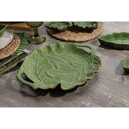 Блюдо сервировочное с ручками Доляна «Лист», 29×3.3 см, зелёное