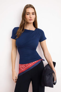 Lacivert Buzgu/Drape Detayl? Fitted/Vucuda Oturan Orme Bluz TWOSS25BZ00278