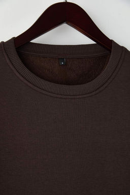 Kahverengi Oversize/Genis Kesim Pamuklu Basic Ici Polarl? Kal?n Sweatshirt TMNAW25SW00011