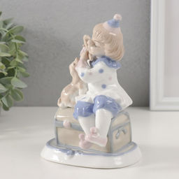 Сувенир керамика "Клоун на сундуке с собакой" 8,7х11х15 см