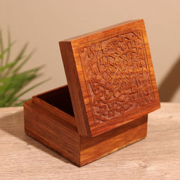 Шкатулка резная, 10×10×6 см, дерево шишам